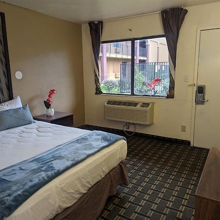 Southern Comfort Hotel Талса Екстер'єр фото